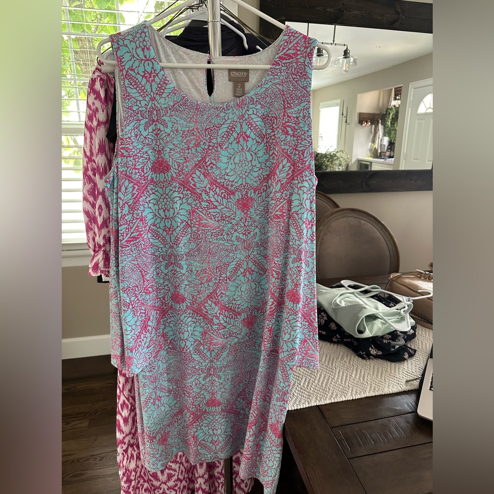 LIKE NEW Chico’s Aqua Blue & Hot Pink Print Sleeveless Dress Size 2